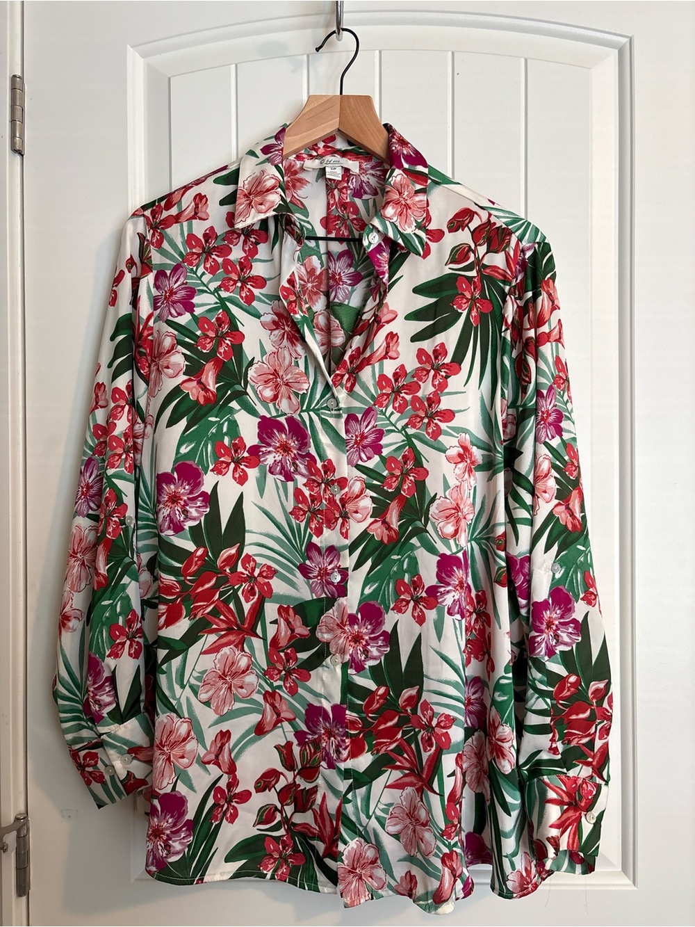 Tropical Floral Button-Down Blouse in Green and Pink
